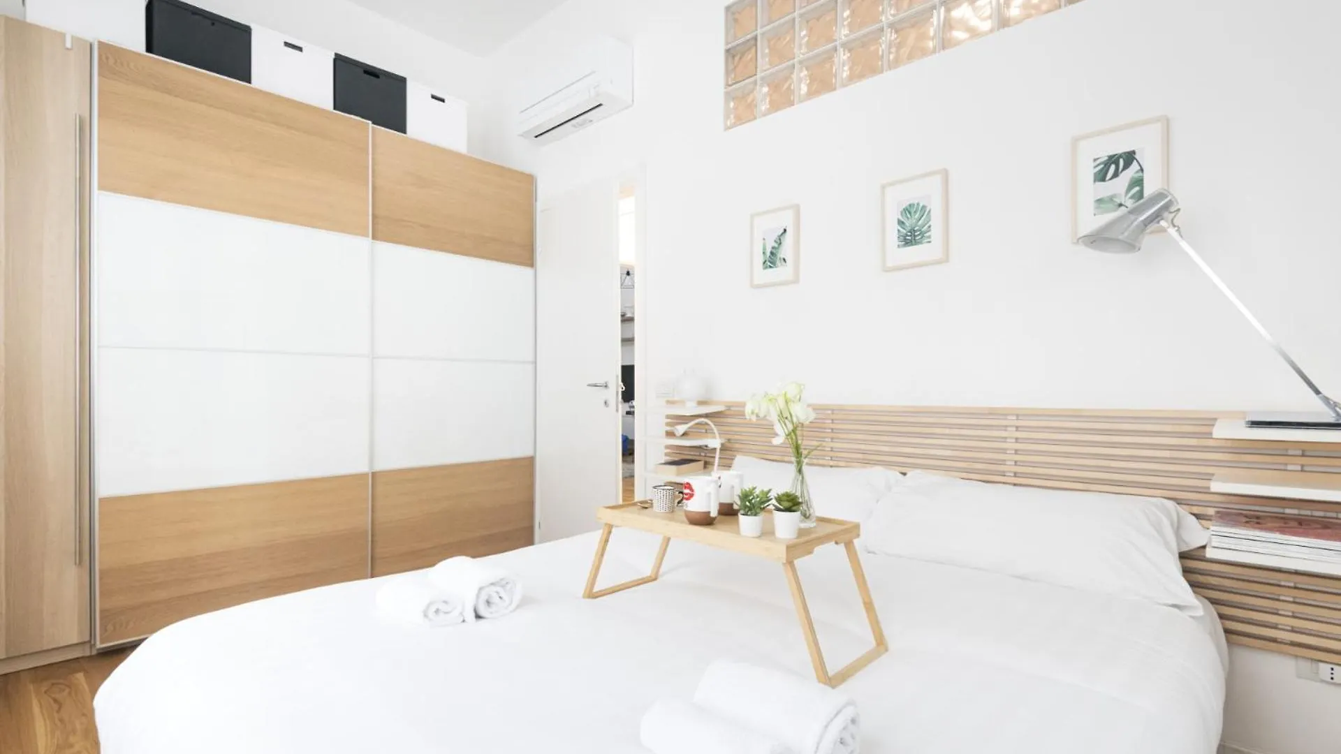 Easylife - Luminoso Bilocale In City Life Milano 0*,