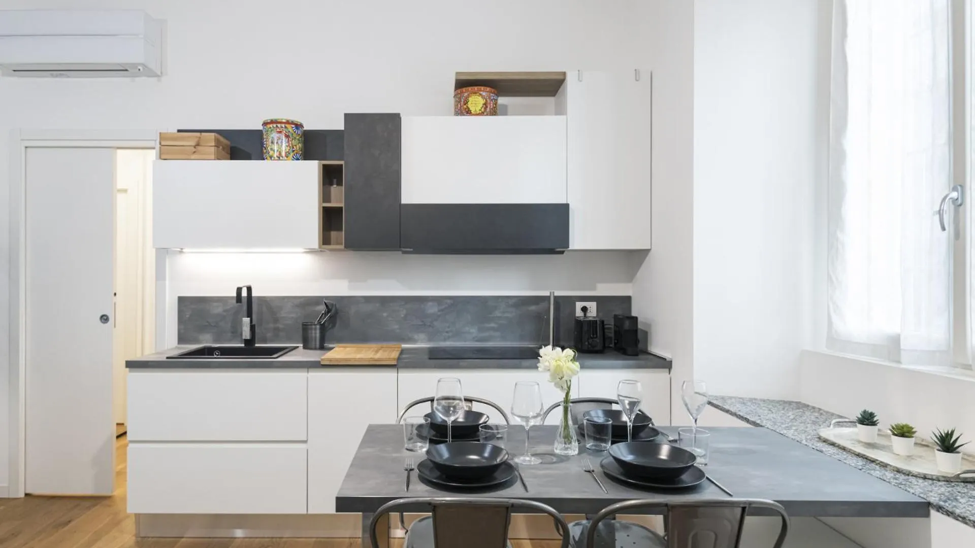 Easylife - Luminoso Bilocale In City Life Milano 0*,